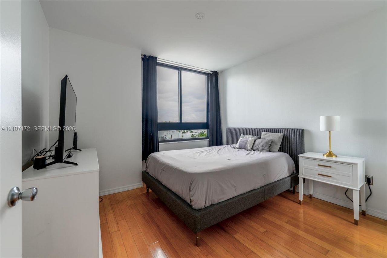 1330 West Ave , Unit 909, Miami Beach, FL 33139 Photo