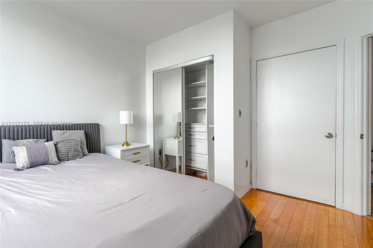 1330 West Ave , Unit 909, Miami Beach, FL 33139 Photo