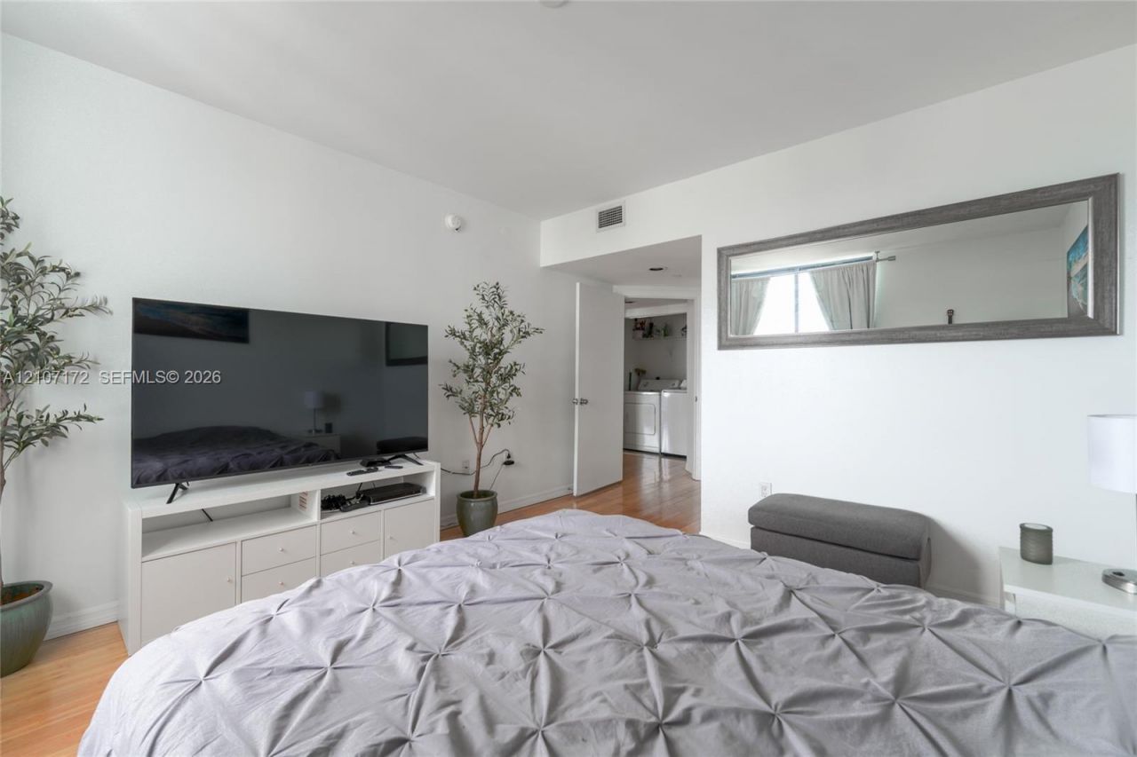 1330 West Ave , Unit 909, Miami Beach, FL 33139 Photo