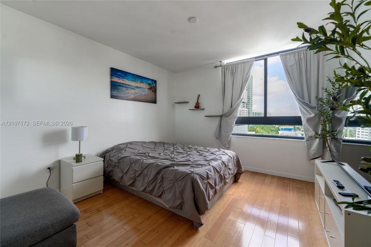 1330 West Ave , Unit 909, Miami Beach, FL 33139 Photo