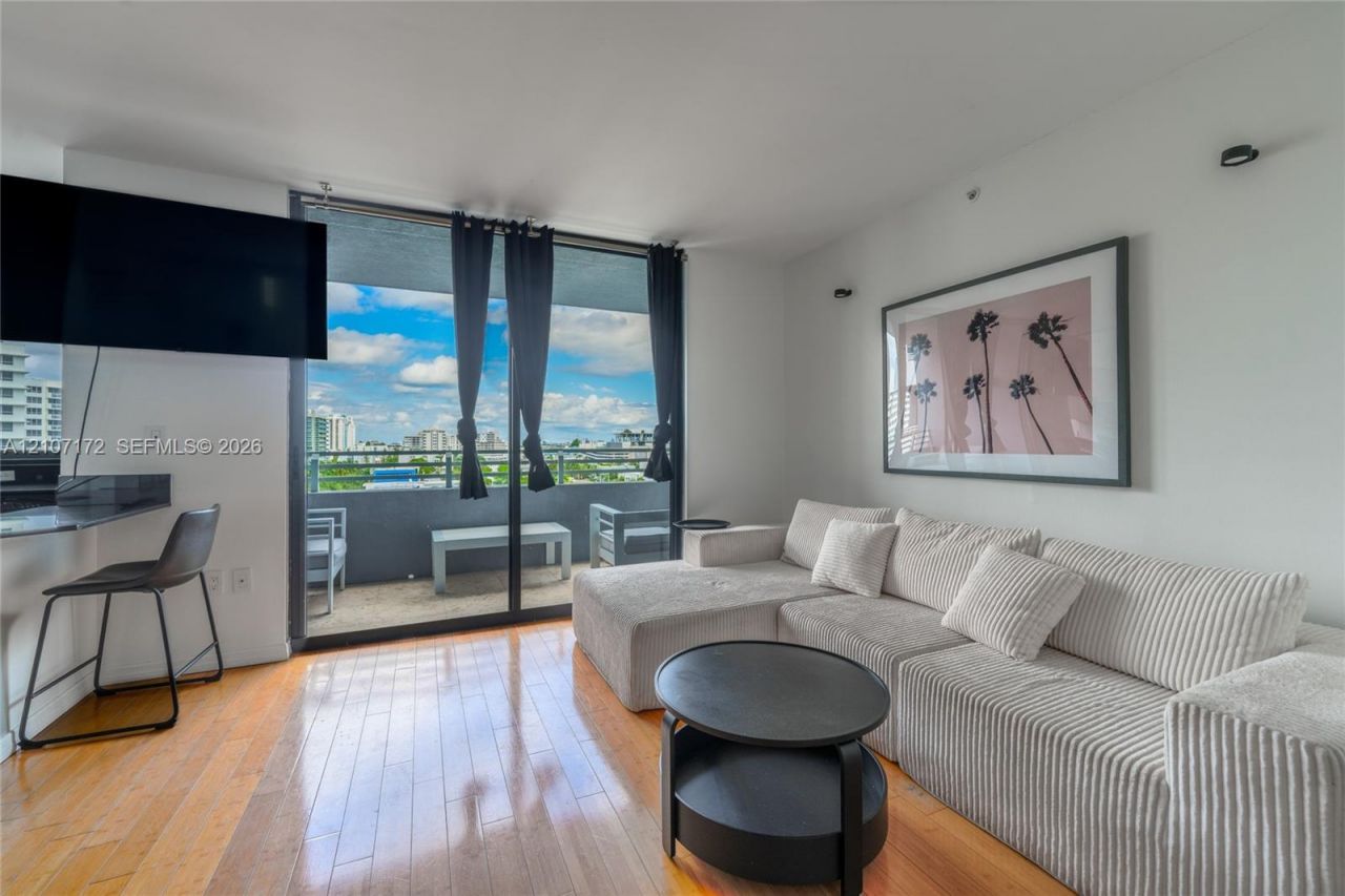 1330 West Ave , Unit 909, Miami Beach, FL 33139 Photo