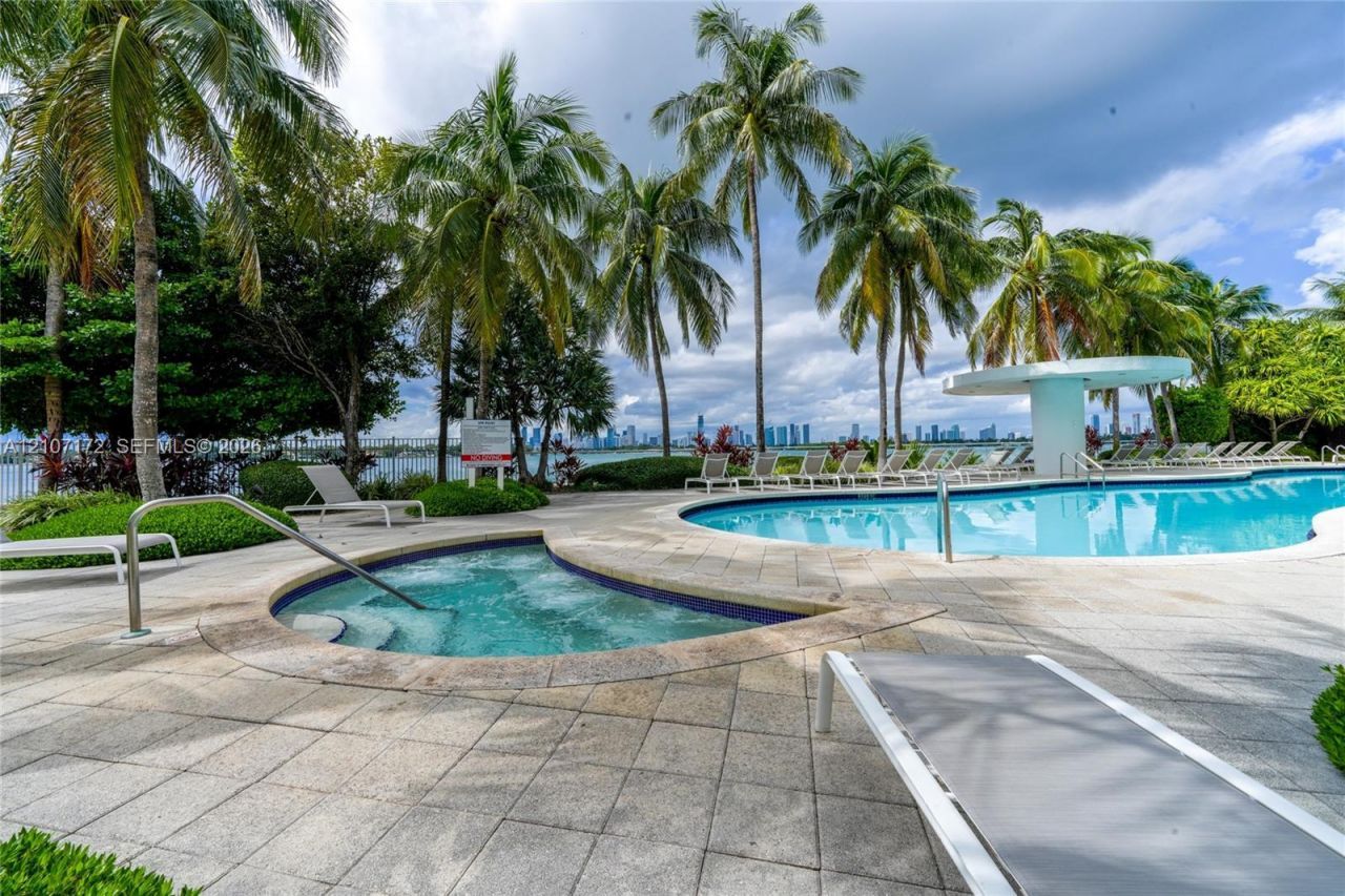 1330 West Ave , Unit 909, Miami Beach, FL 33139 Photo