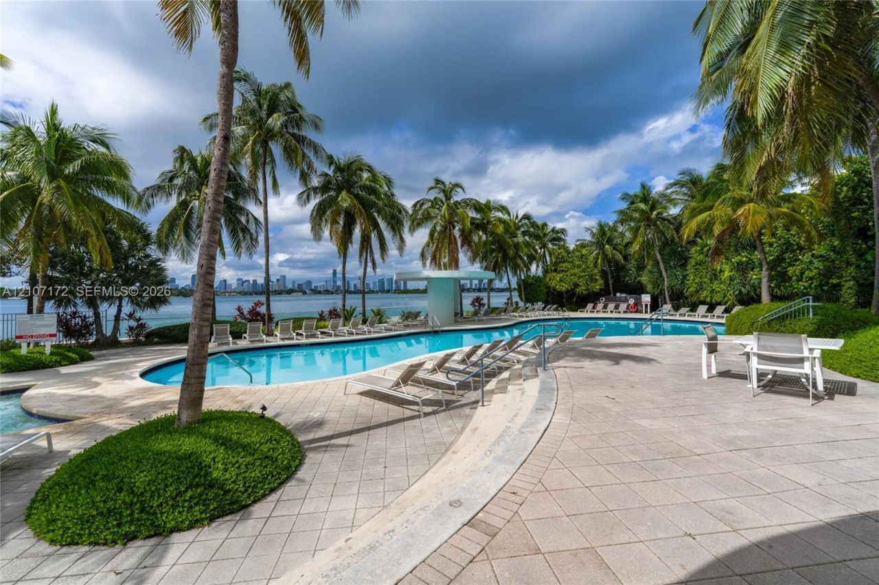 1330 West Ave , Unit 909, Miami Beach, FL 33139 Photo