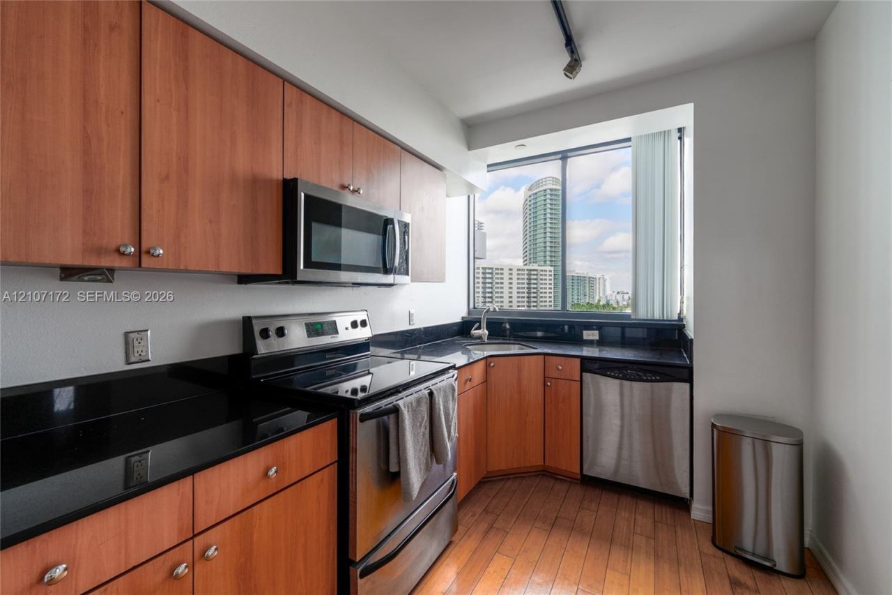 1330 West Ave , Unit 909, Miami Beach, FL 33139 Photo