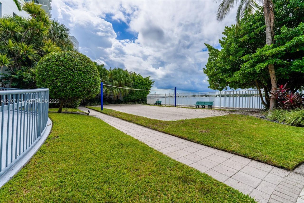 1330 West Ave , Unit 909, Miami Beach, FL 33139 Photo