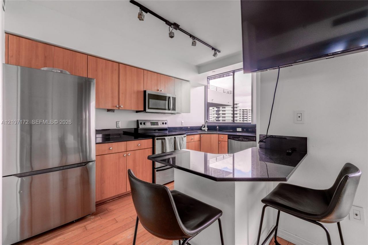 1330 West Ave , Unit 909, Miami Beach, FL 33139 Photo