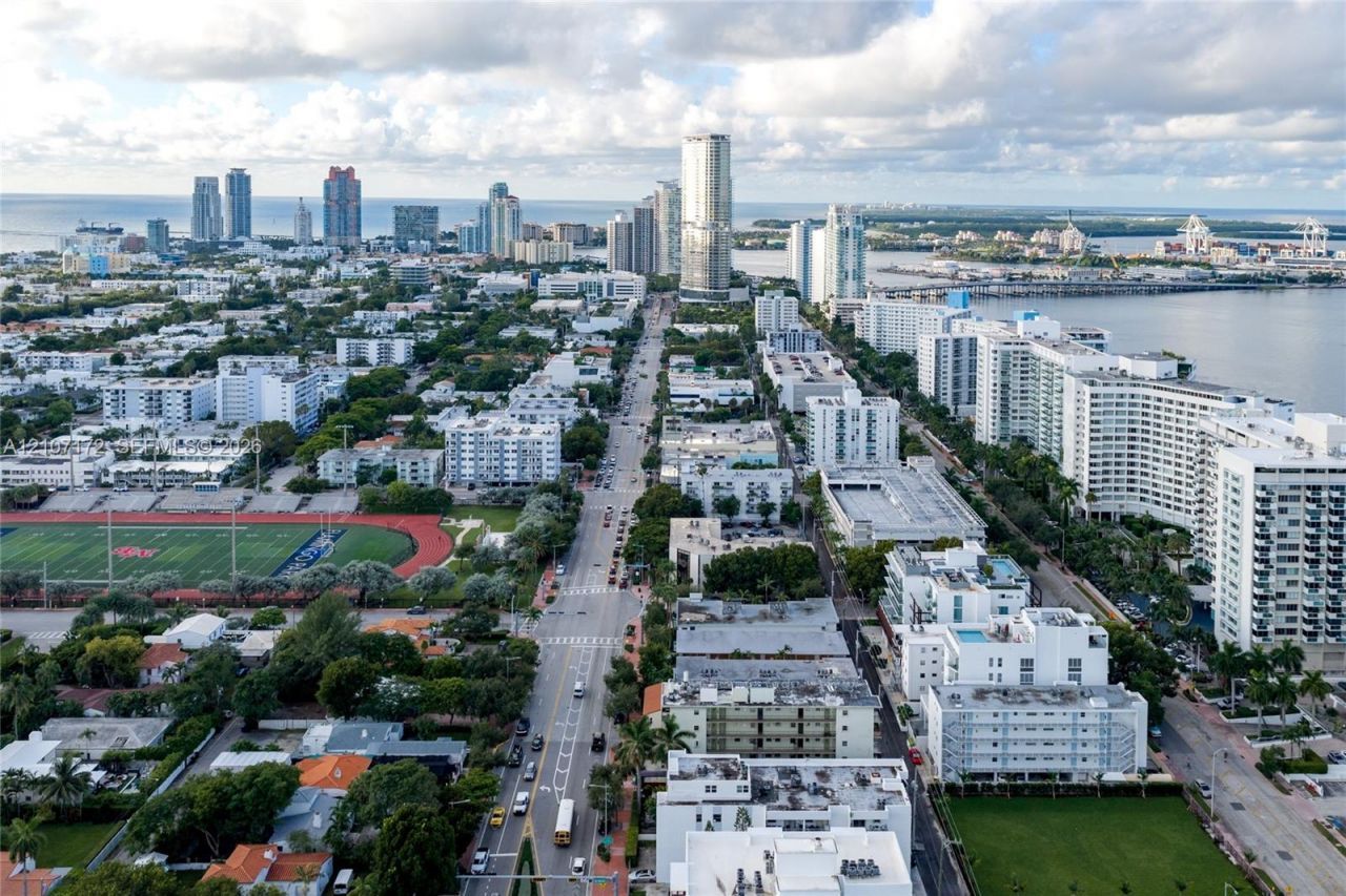 1330 West Ave , Unit 909, Miami Beach, FL 33139 Photo