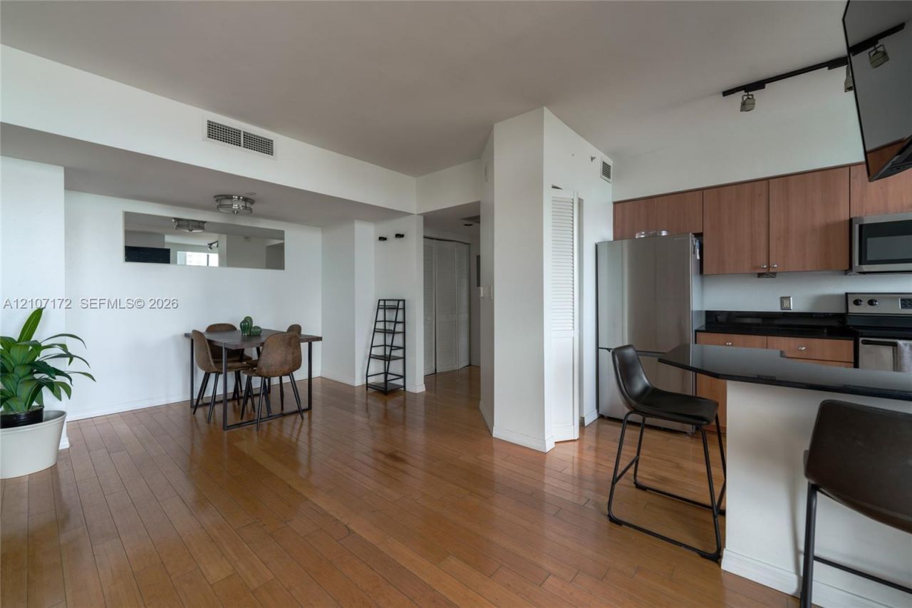 1330 West Ave , Unit 909, Miami Beach, FL 33139 Photo
