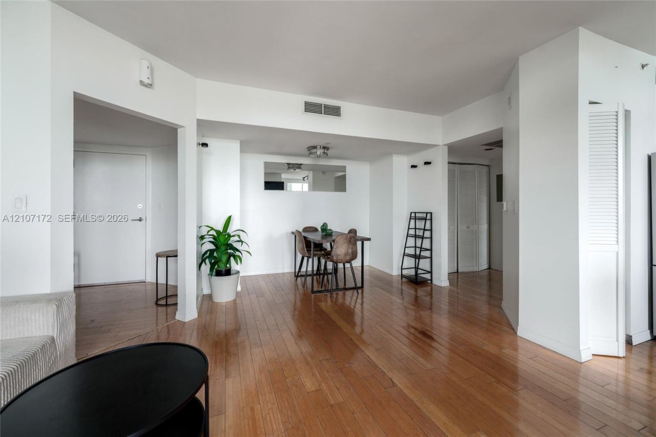 1330 West Ave , Unit 909, Miami Beach, FL 33139 Photo