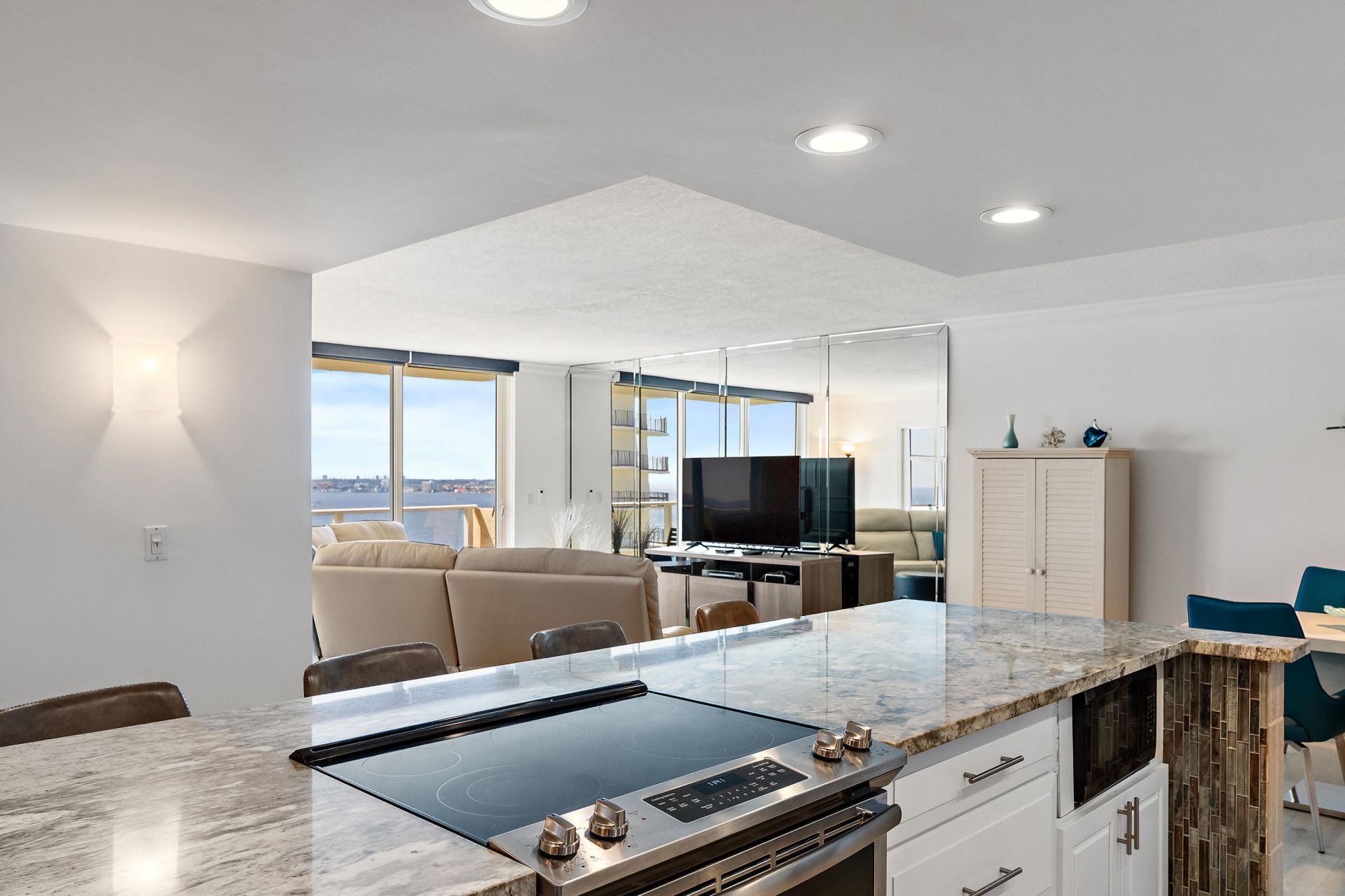 5440 N Ocean Drive, Unit PH205, Singer Island, FL 33404 Photo