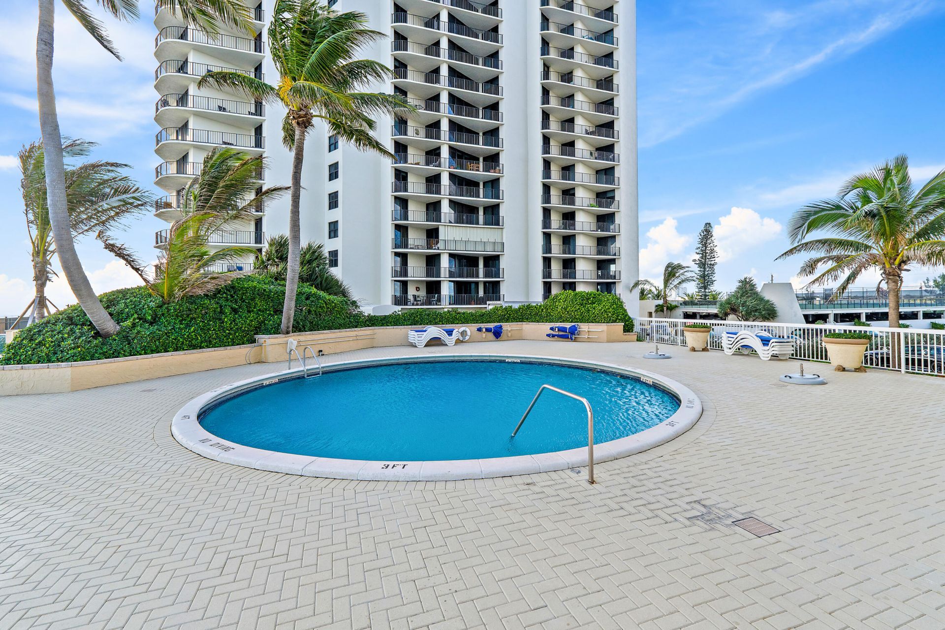 5440 N Ocean Drive, Unit PH205, Singer Island, FL 33404 Photo