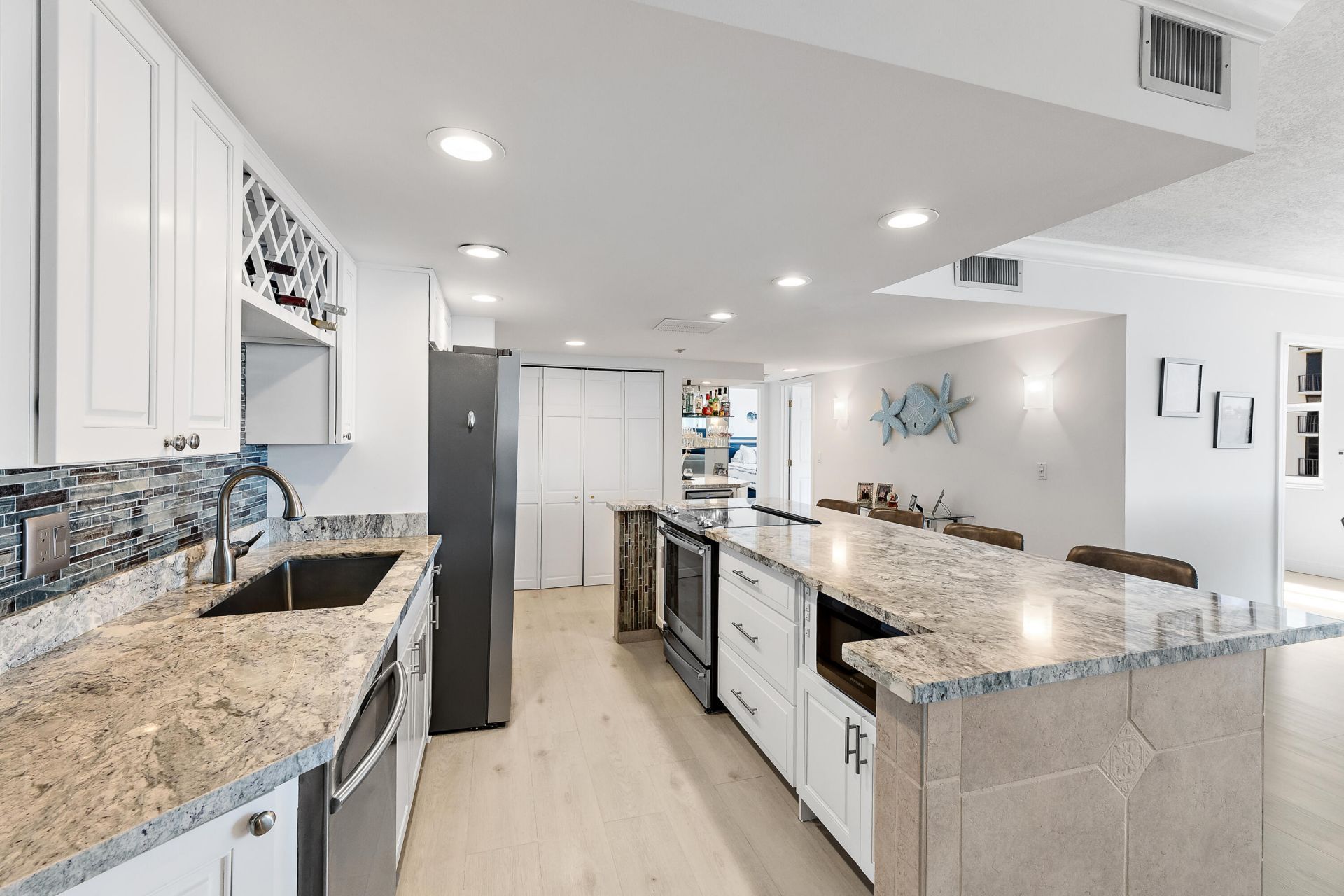 5440 N Ocean Drive, Unit PH205, Singer Island, FL 33404 Photo