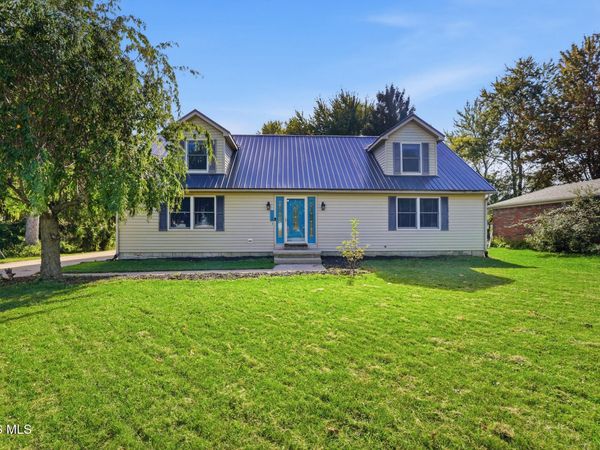 713 E Crocker Street , Bradner, OH 43406