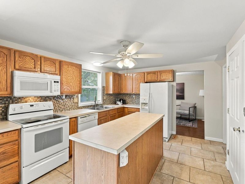 644 Dovalon Place , Galloway, OH 43119 Photo 19