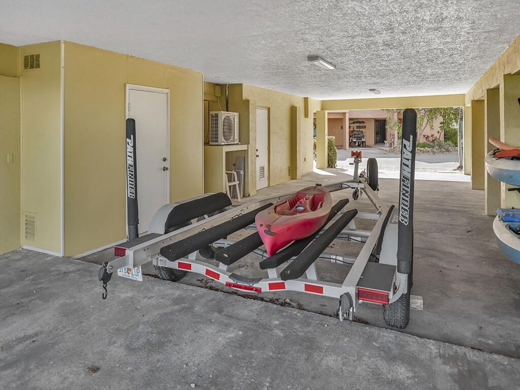 9812 Leeward Avenue, Unit 30' Boat S, Key Largo, FL 33037 Photo