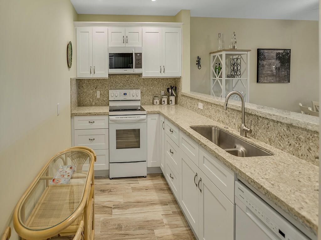 9812 Leeward Avenue, Unit 30' Boat S, Key Largo, FL 33037 Photo