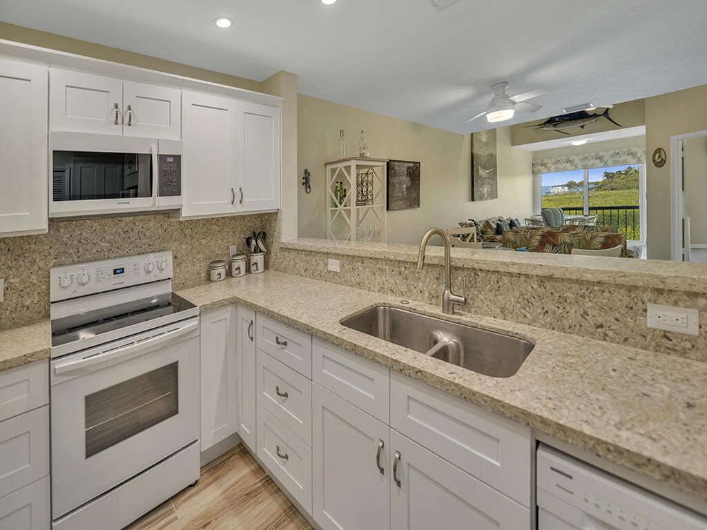 9812 Leeward Avenue, Unit 30' Boat S, Key Largo, FL 33037 Photo