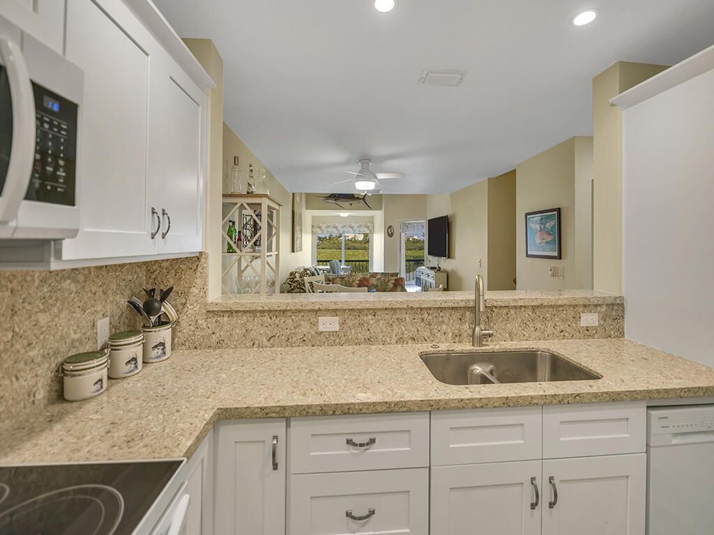 9812 Leeward Avenue, Unit 30' Boat S, Key Largo, FL 33037 Photo
