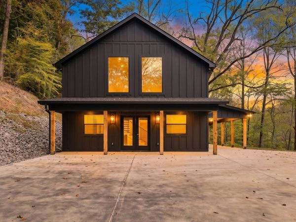750 Harbor Dr, Lancaster, TN 38569