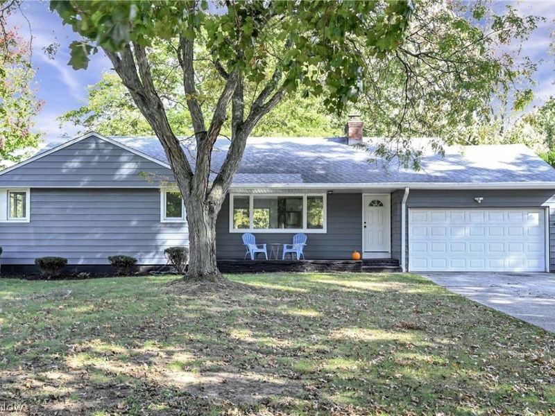 4701 Dover Center Road, North Olmsted, OH 44070 Photo 2