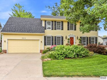 16010 Davenport Street, Omaha, NE 68118