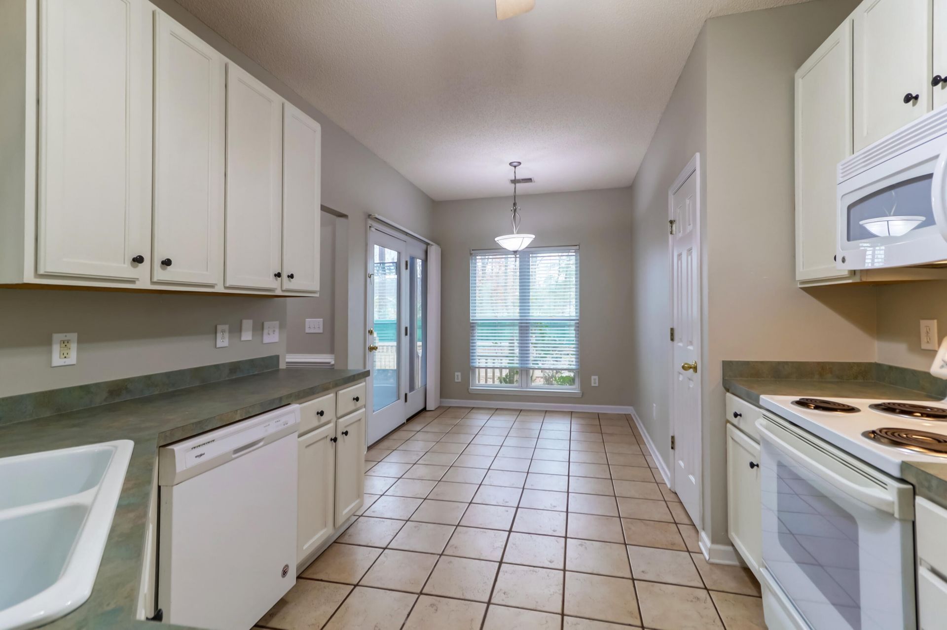 7896 Sabalridge Drive Photo 13