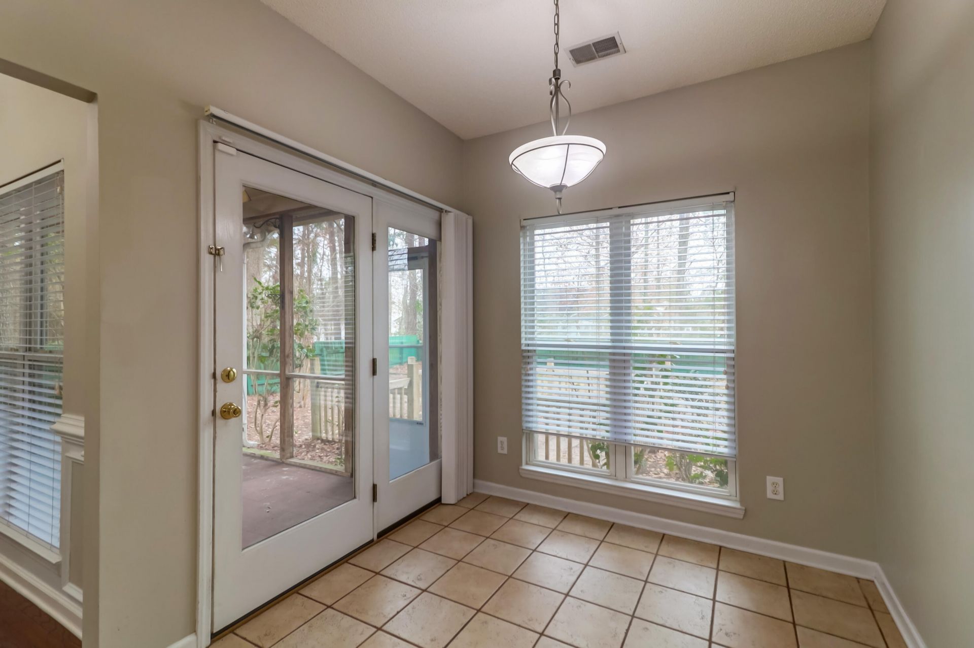 7896 Sabalridge Drive Photo 17