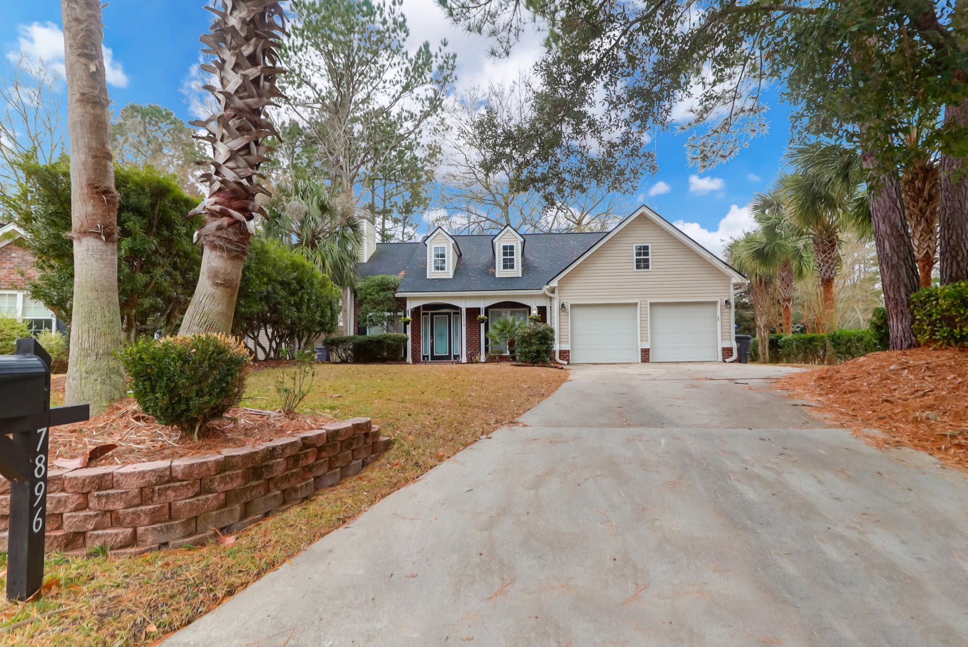 7896 Sabalridge Drive Photo 4