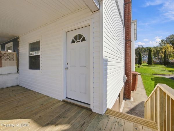 20 E High Street, Coaldale, PA 18218