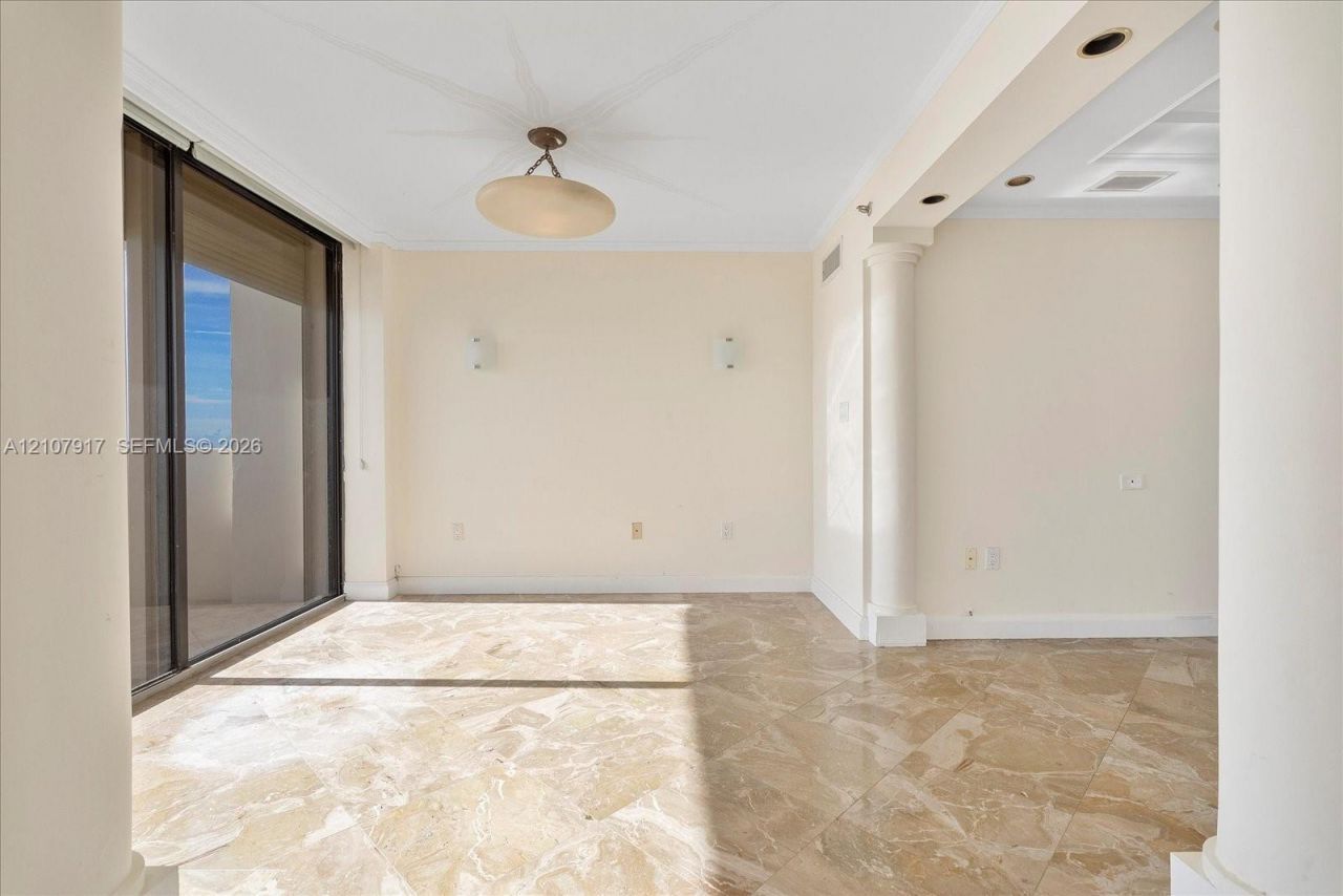 5757 Collins Ave, Unit 2106, Miami Beach, FL 33140 Photo
