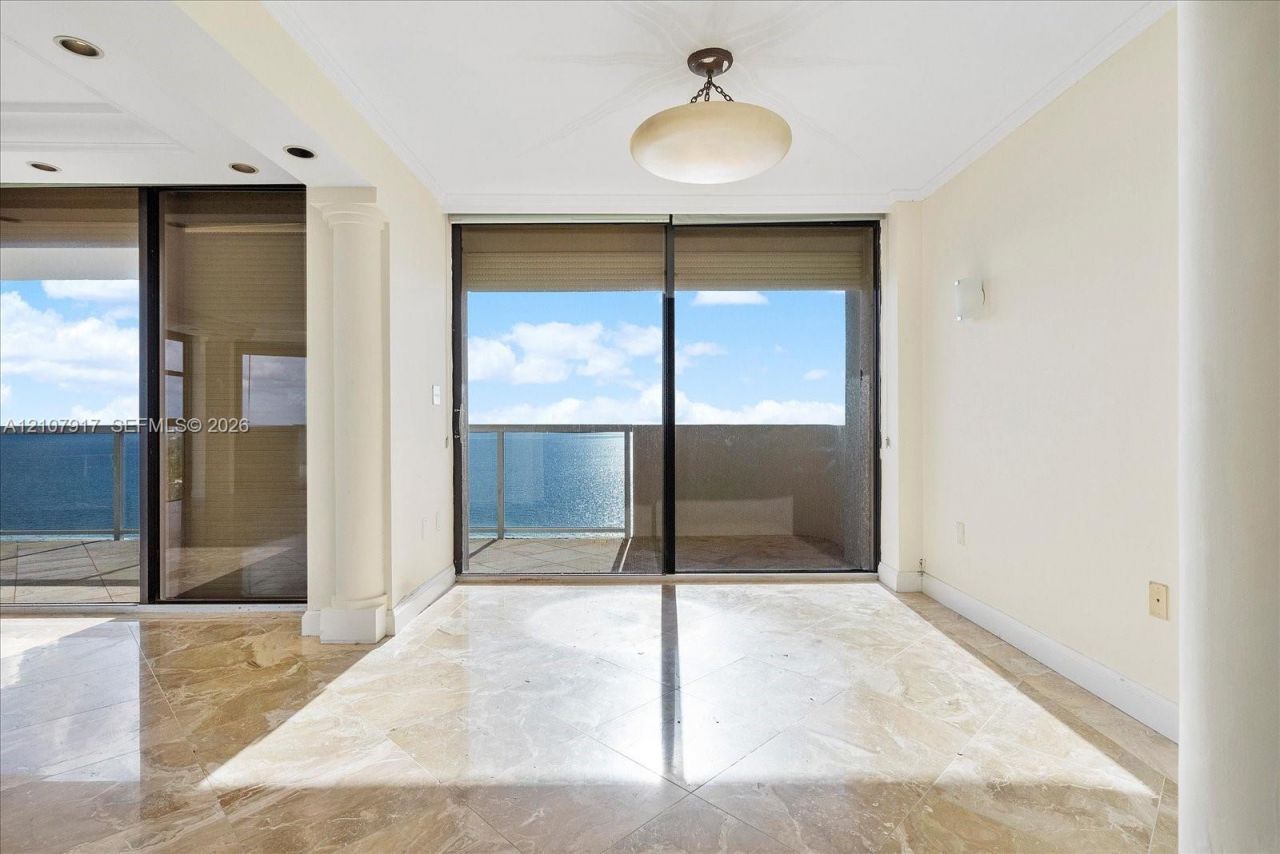 5757 Collins Ave, Unit 2106, Miami Beach, FL 33140 Photo