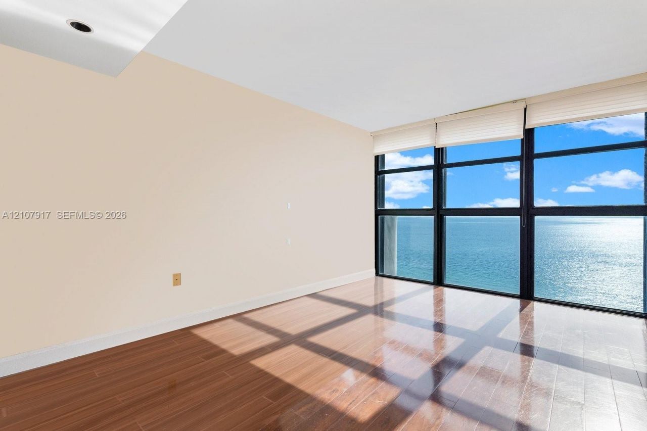 5757 Collins Ave, Unit 2106, Miami Beach, FL 33140 Photo