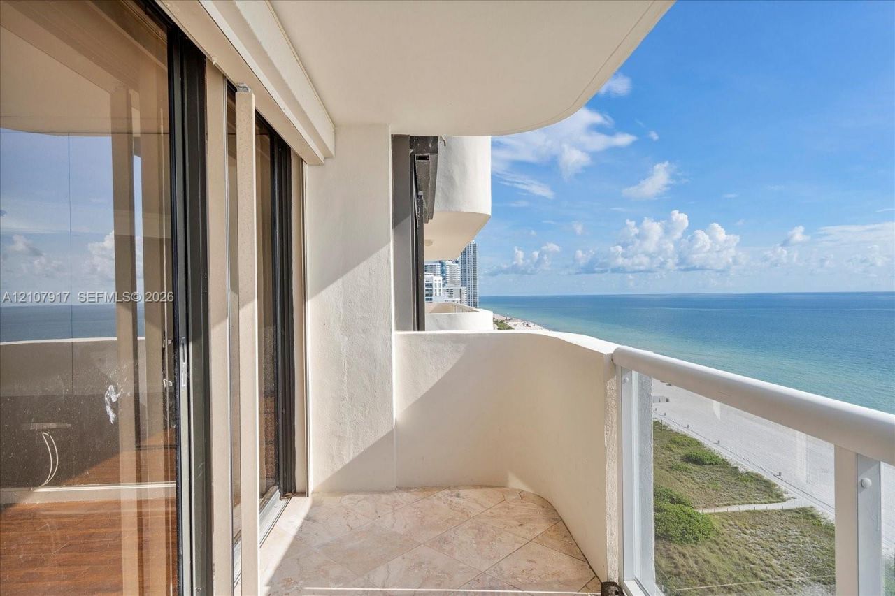 5757 Collins Ave, Unit 2106, Miami Beach, FL 33140 Photo