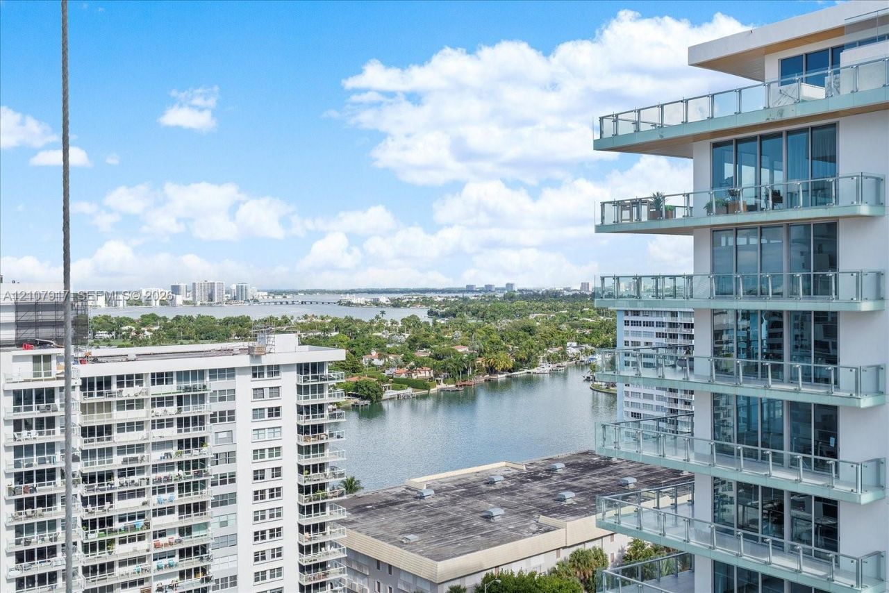 5757 Collins Ave, Unit 2106, Miami Beach, FL 33140 Photo