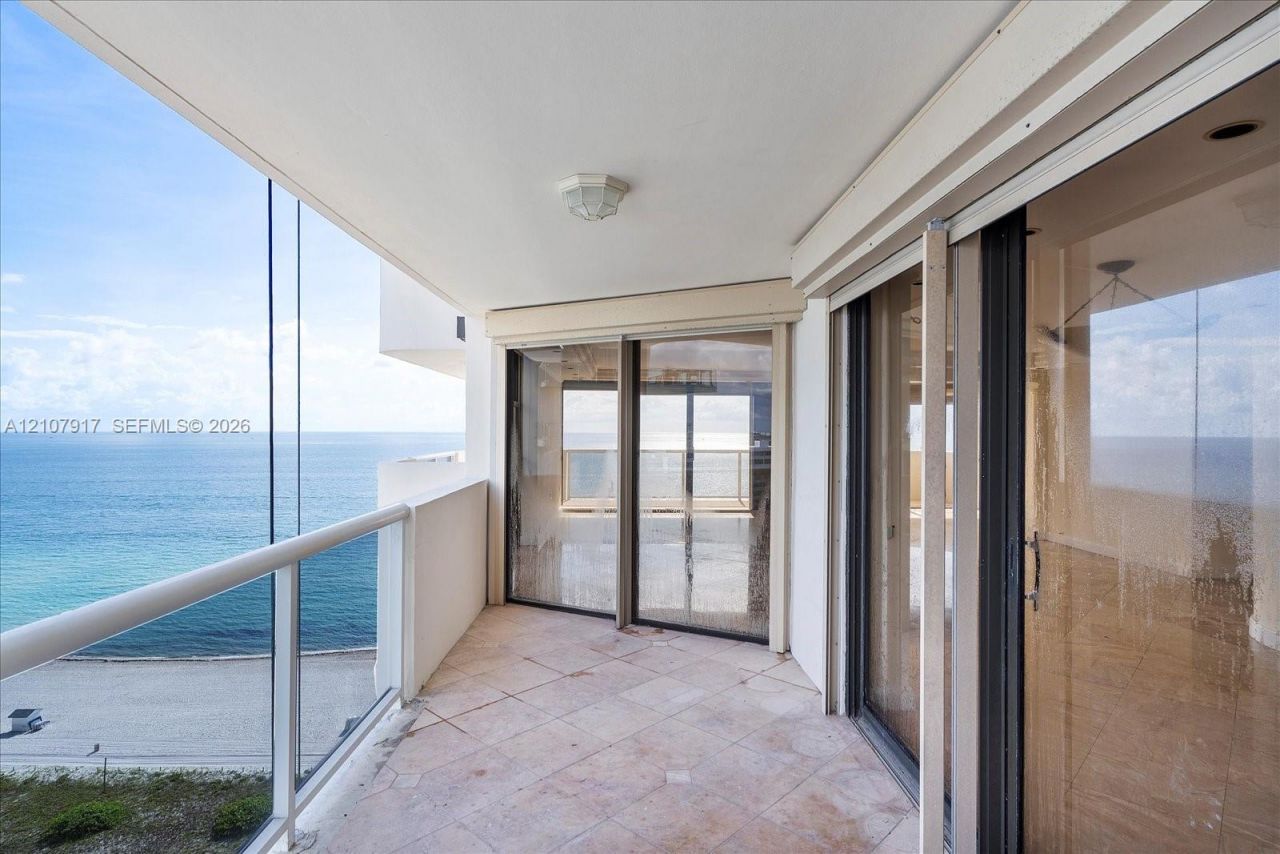 5757 Collins Ave, Unit 2106, Miami Beach, FL 33140 Photo