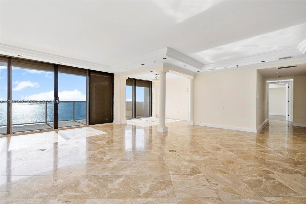 5757 Collins Ave, Unit 2106, Miami Beach, FL 33140 Photo