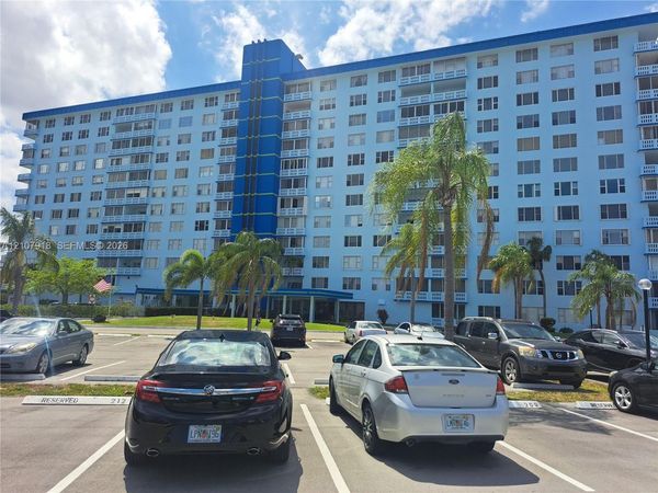 4001 Hillcrest Dr , Unit 1015, Hollywood, FL 33021