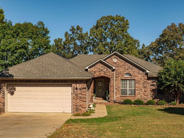 136 Ridgeland Dr, Maumelle, AR 72113