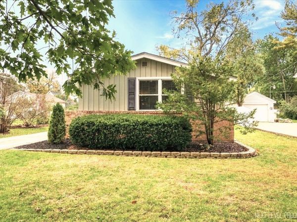 904 Kenilworth Place , Aurora, IL 60506