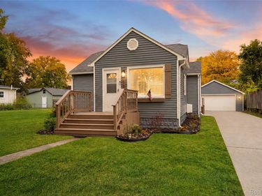 1138 Lakeview Street, Waterford Township, Mi 48328