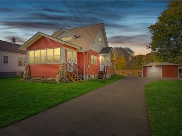 341 Roxford Road N, Syracuse, NY 13208