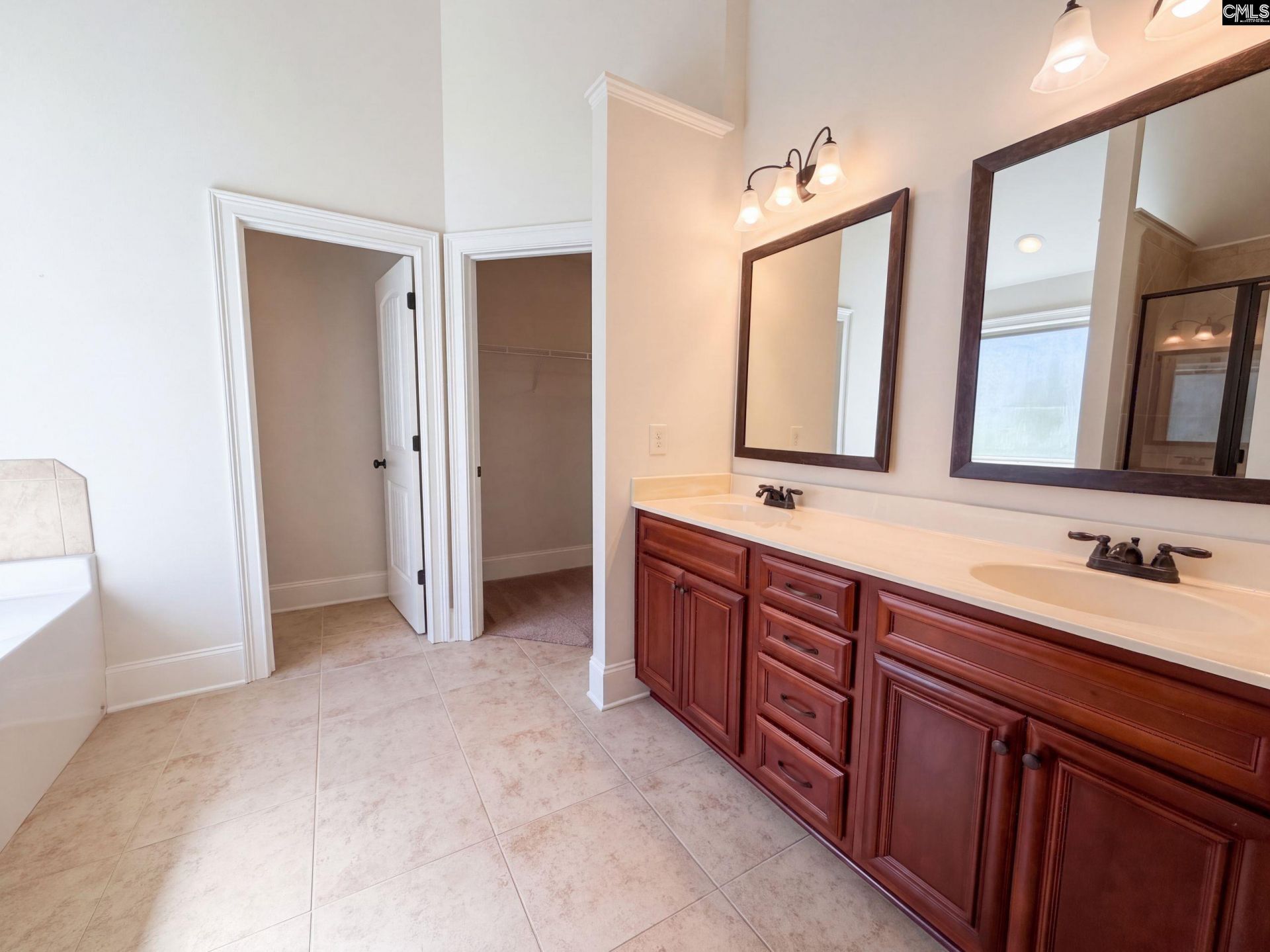 764 Club Cottage Drive  Photo 11