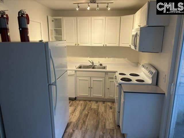3906 Overbrooke Drive  Photo 4