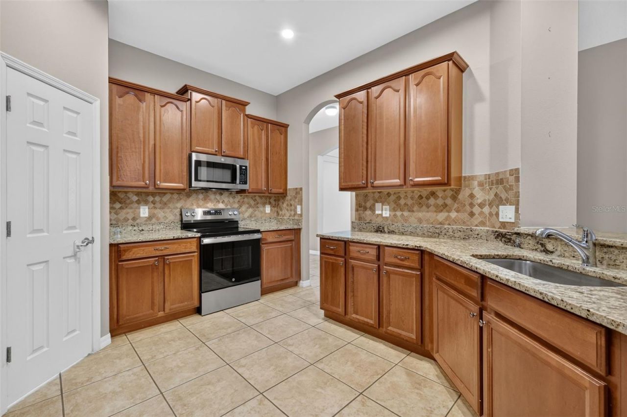 8484 Dover View Lane , Orlando, FL 32829 Photo