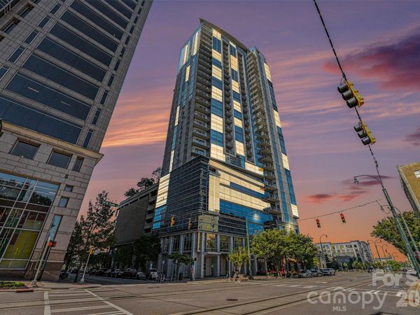 333 W Trade Street, Unit 1810, Charlotte, NC 28202