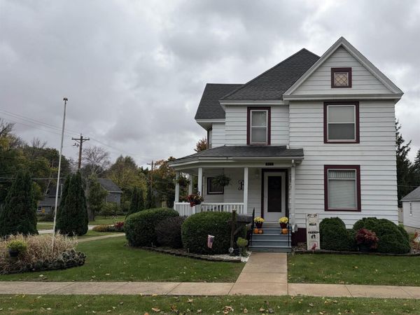 622 3rd Avenue, Ackley, IA 50601