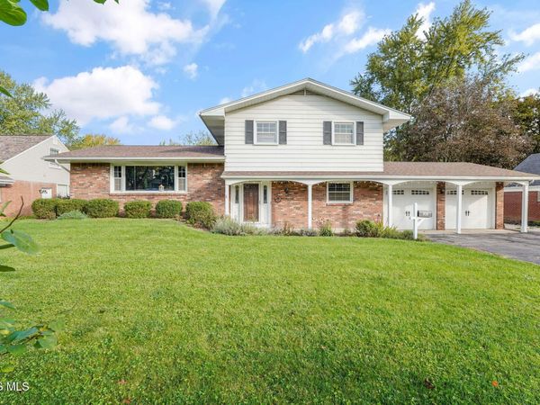 909 W Wayne Street , Maumee, OH 43537