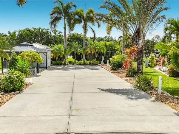 10421 Nightwood Dr. , FORT MYERS, FL 33905