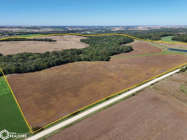 2933 285th Ave., Hopkinton, IA 52237