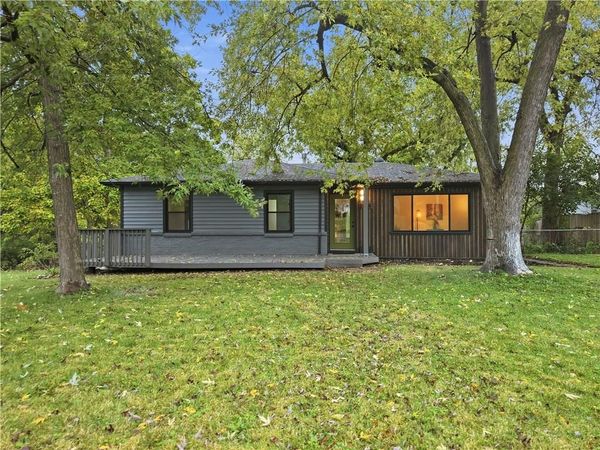 2919 NE Russell Road, Kansas City, MO 64117